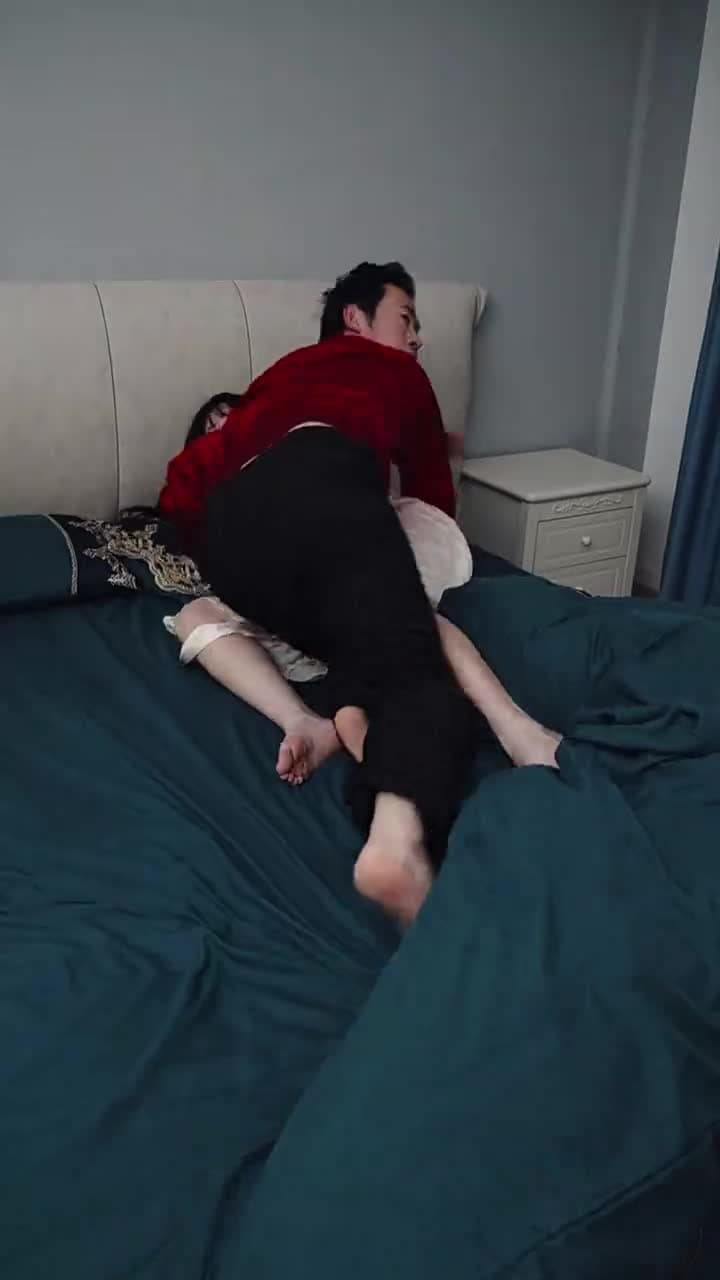 離婚後賴上女總裁 - 第 2 集