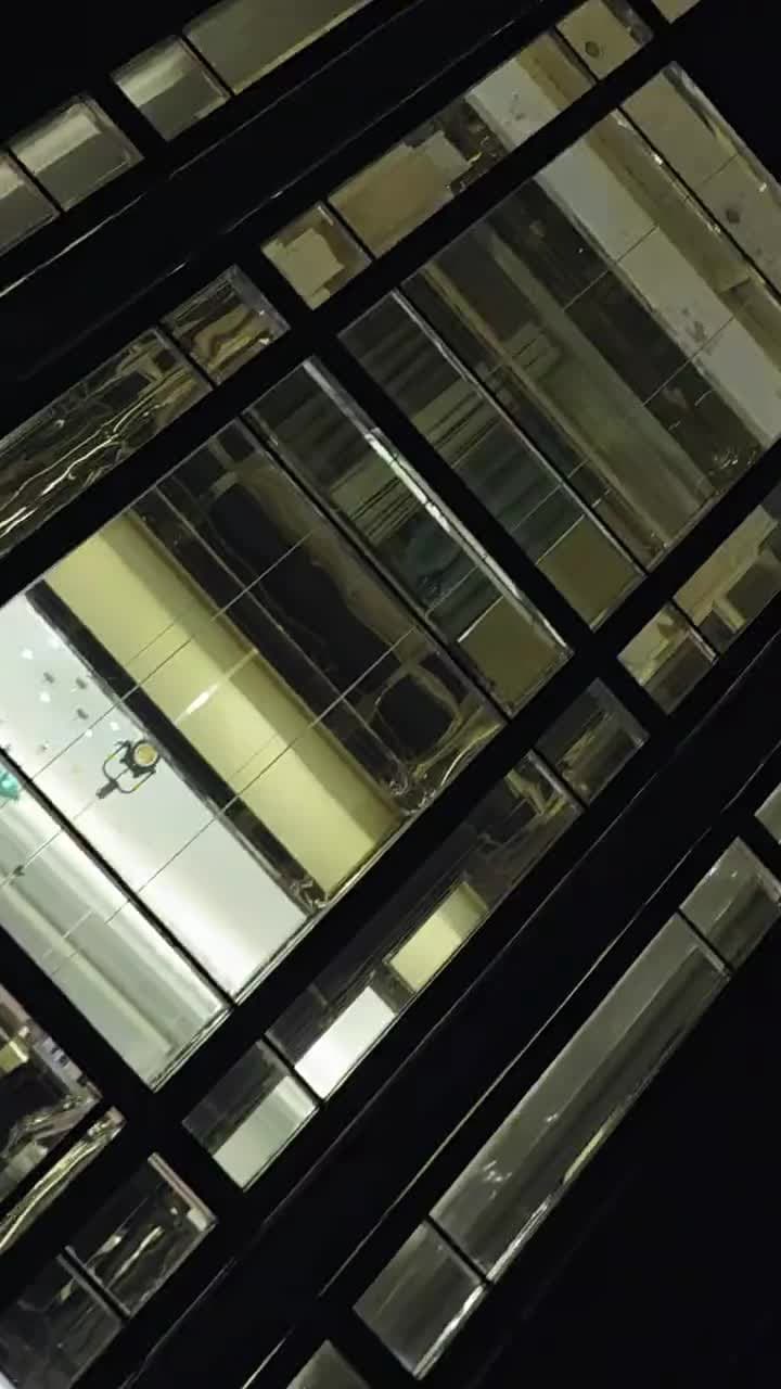 渣男嫌我醜,我轉身嫁給千億縂裁 - 第 1 集