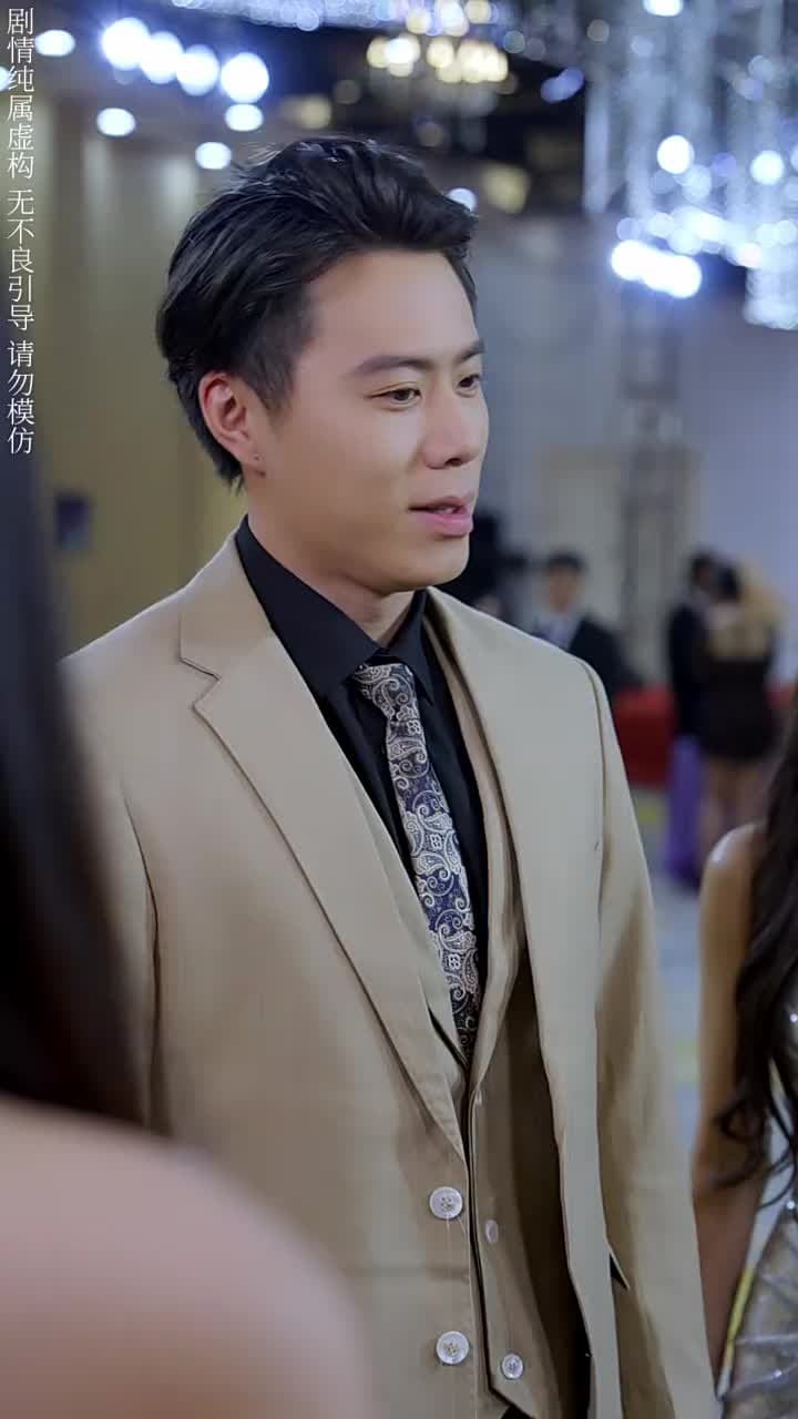 離婚後,他在娛樂圈殺瘋了 - 第 41 集