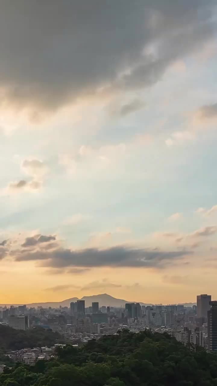 一覺醒來七年後,娶了校花有了娃 - 第 28 集